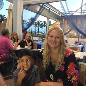 Meet your Posher, Vita